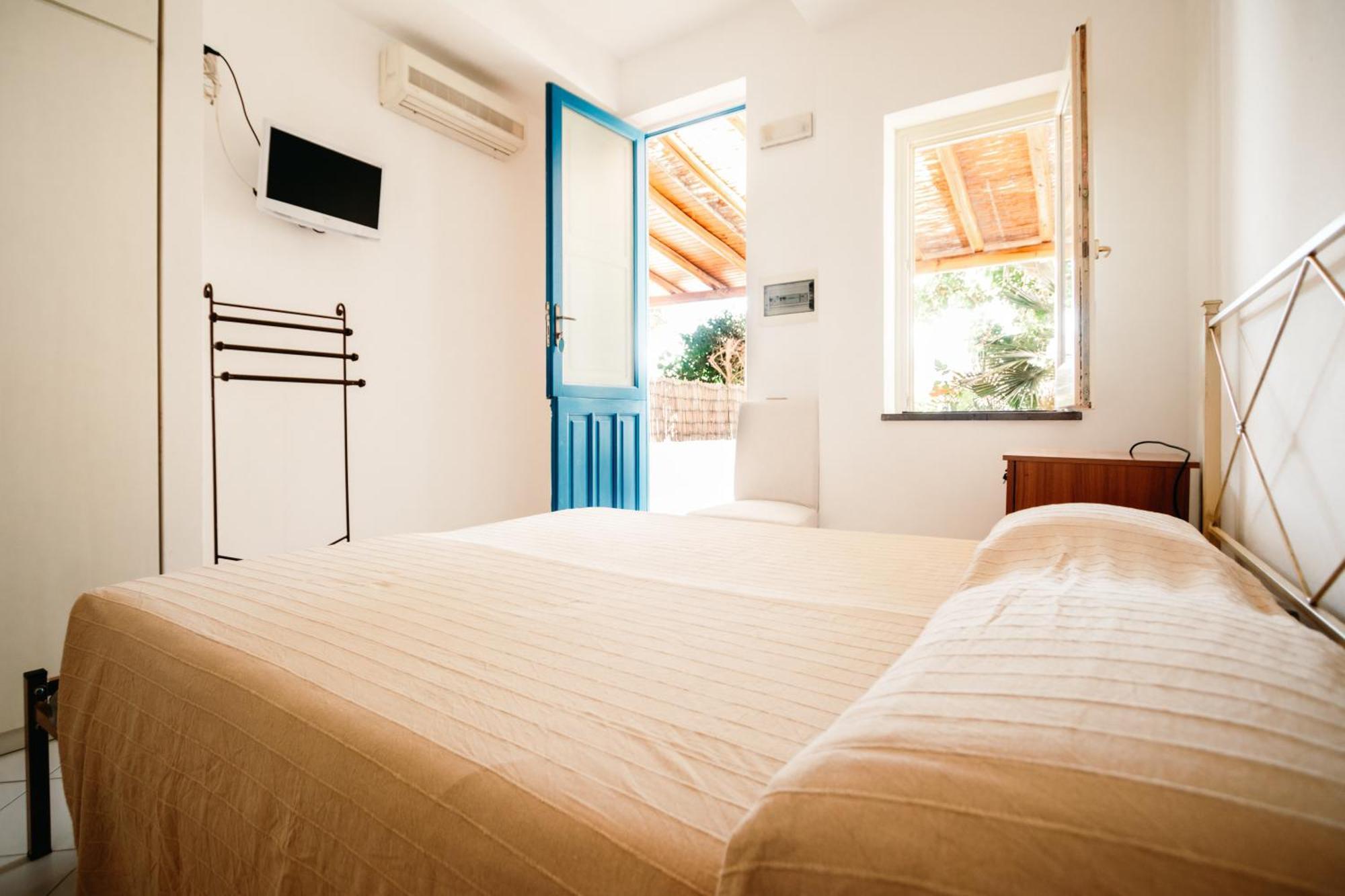 Hotel Residence La Villetta Каннето Екстер'єр фото