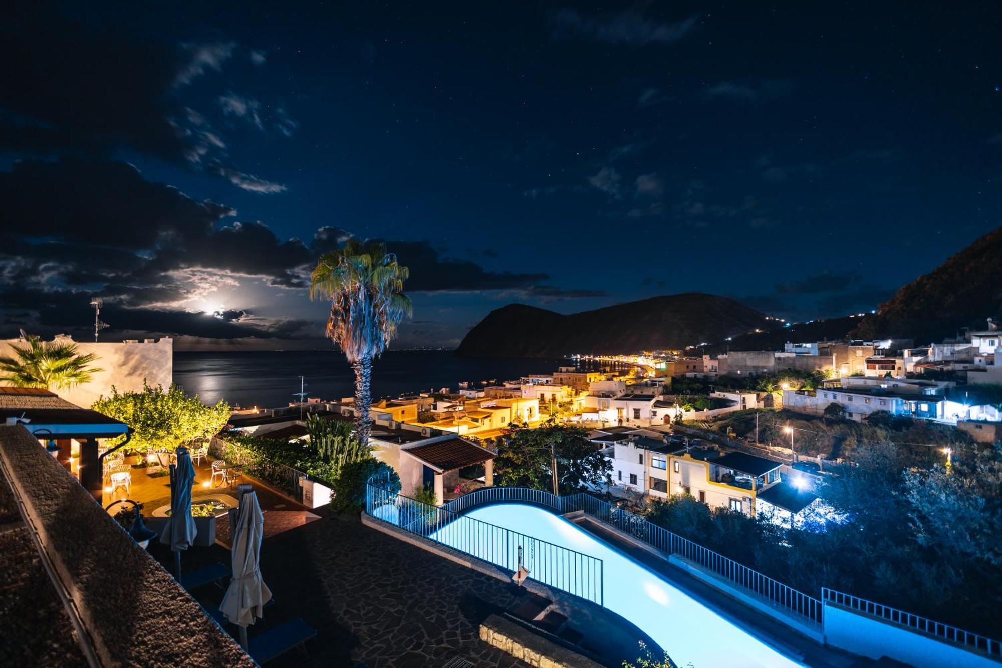 Hotel Residence La Villetta Каннето Екстер'єр фото
